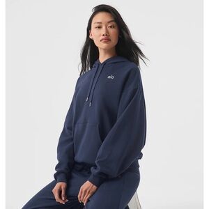 Brand new Alo accolade set - navy- medium